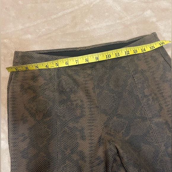 Philosophy Brown and Black Patterned Leggings
Faux leather size M - Picture 3 of 10